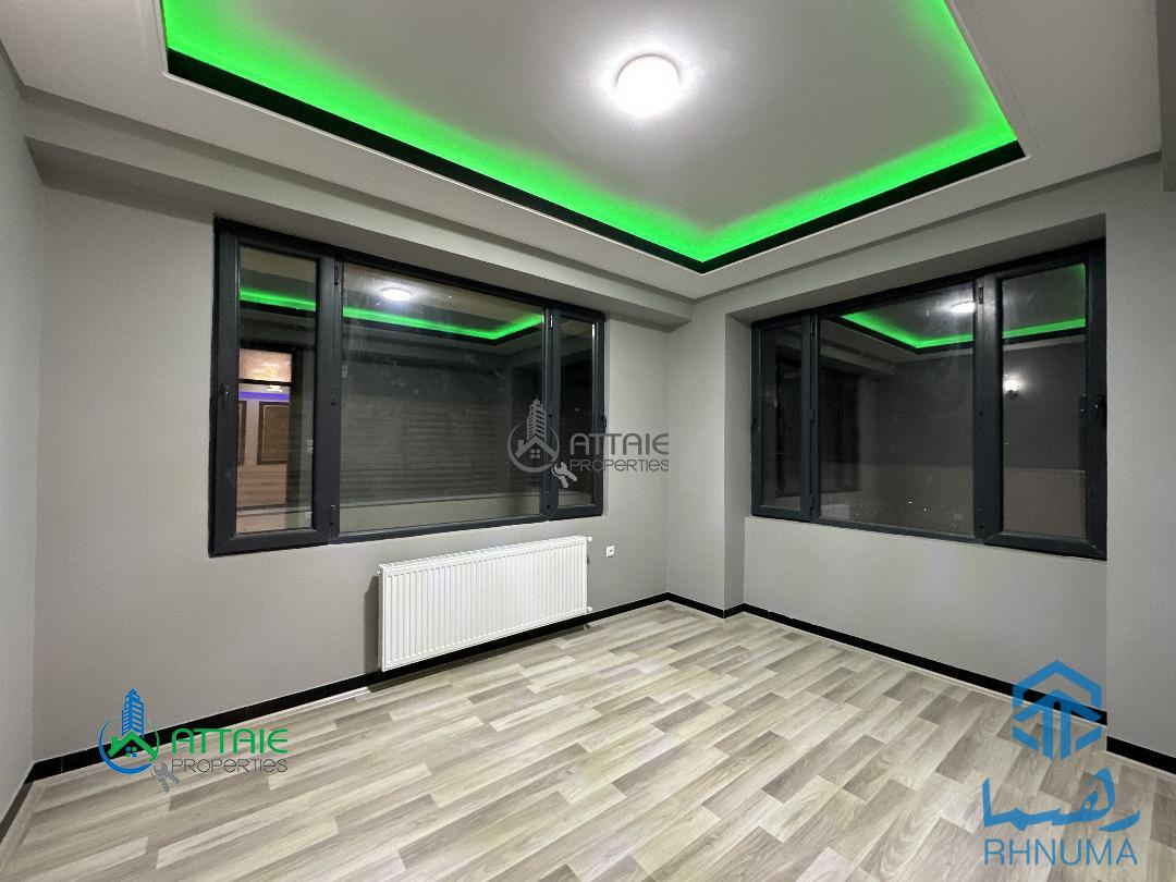 :آپارتمان‌ فروشی چهار اطاقه