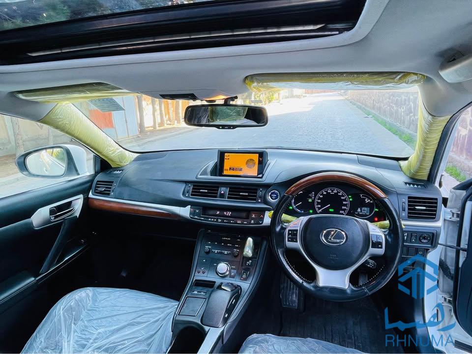 نوع لکسس CT200