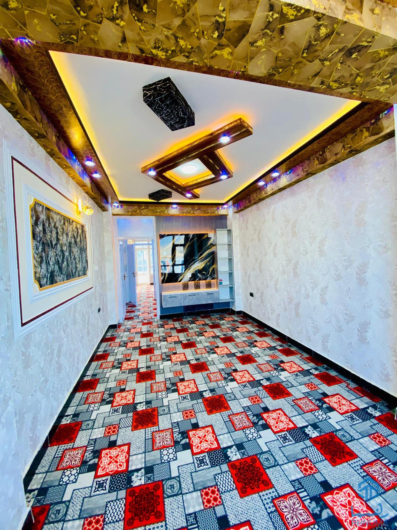 🏢آپارتمان سه اطاقه(عاجل فروش). سر سرک عمومی