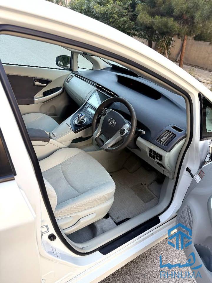 پریوس برقی TOYOTA PRUIS