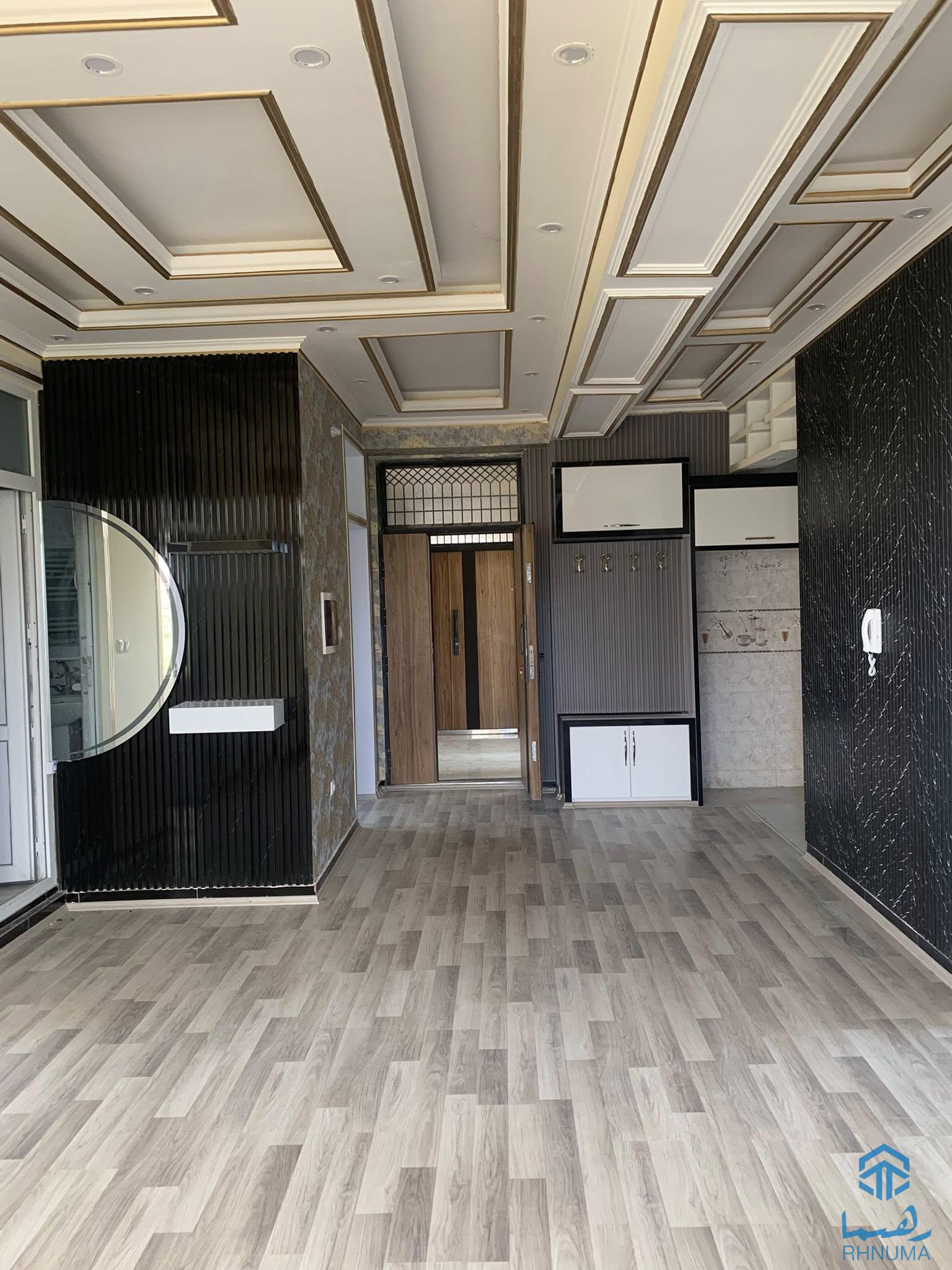 يك باب اپارتمان چهار اطاقه VIP آفتاب رخ؛