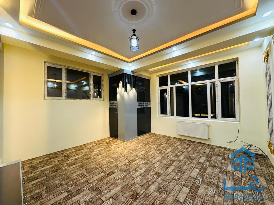یک باب آپارتمان چهار اطاقه