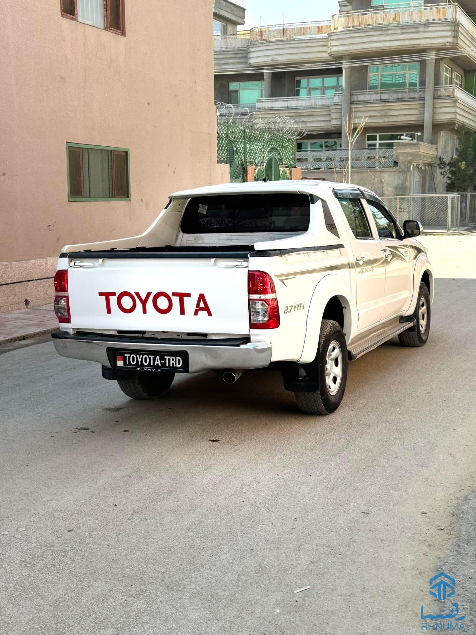 تويوتا هيلوكس 4x4