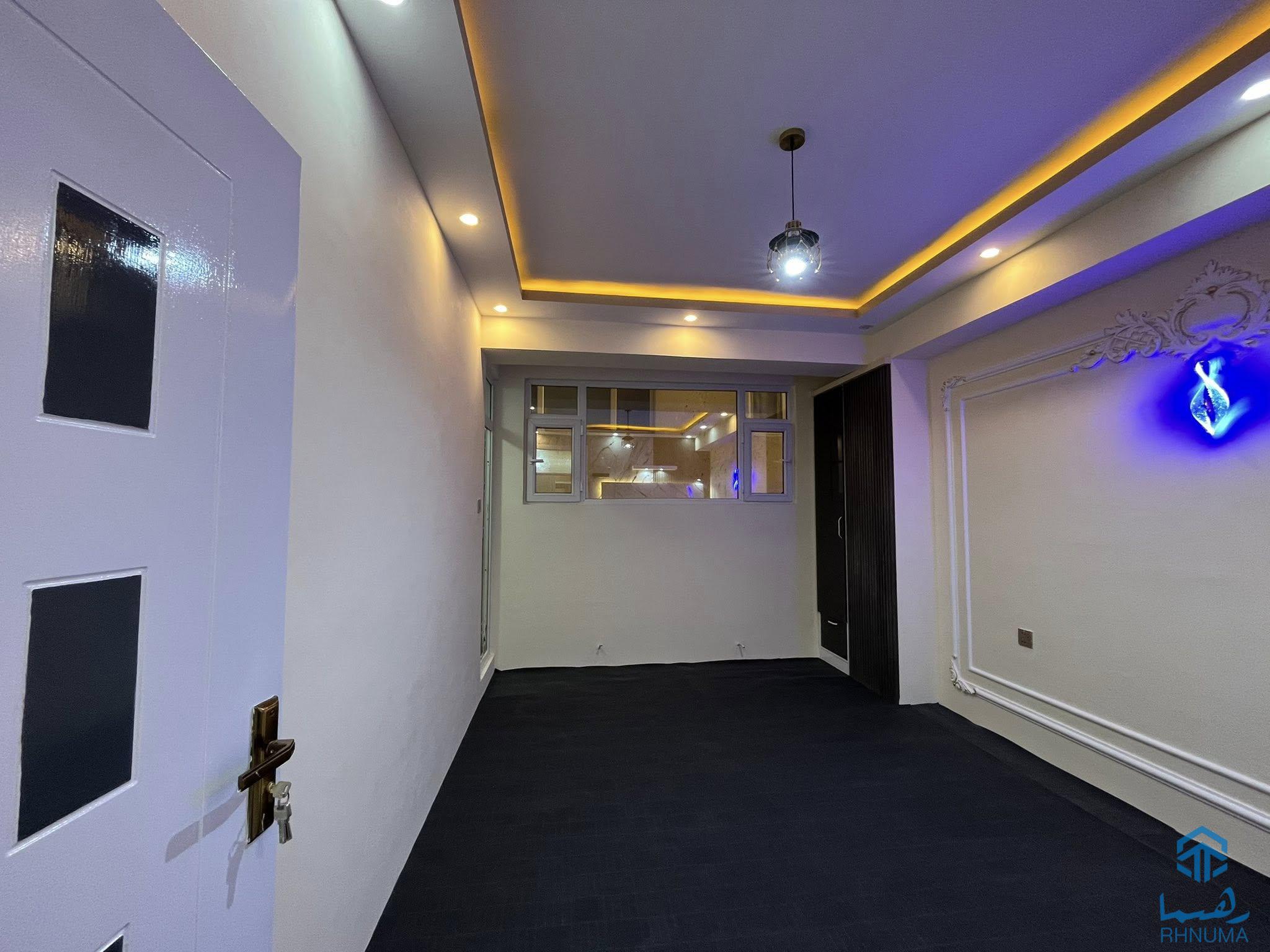 یک باب آپارتمان چهار اطاقه مفشن VIP فروشی