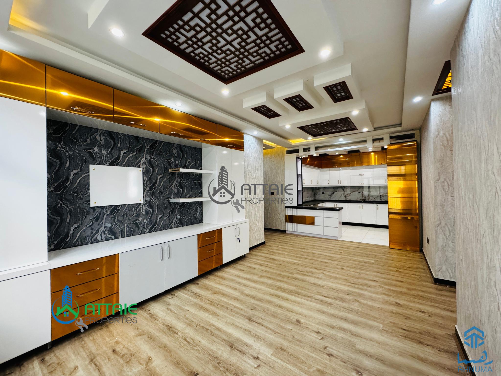 آپارتمان فروشی چهار اطاقه آفتاب رخ