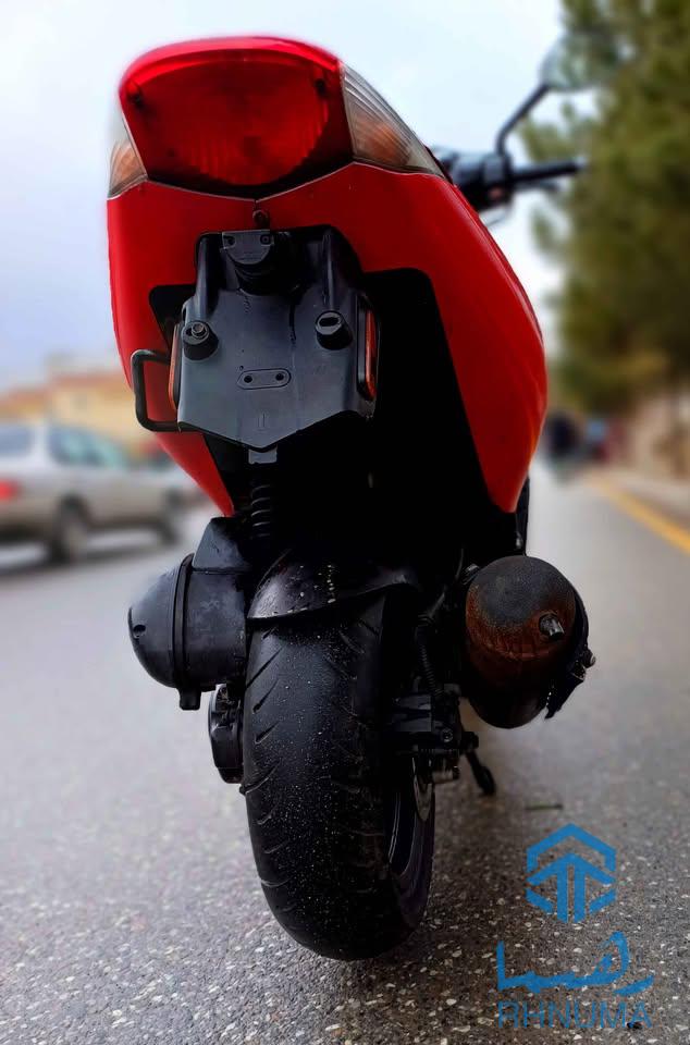 یک عراده موترسایکل KYMCO جاپانی