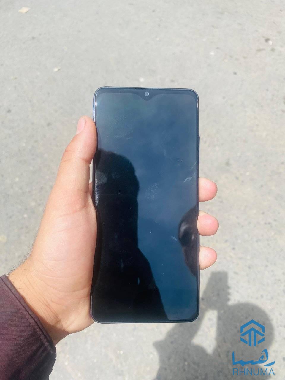 دو عدد موبایل فروشی