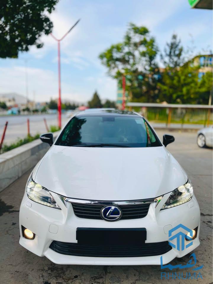 نوع لکسس CT200