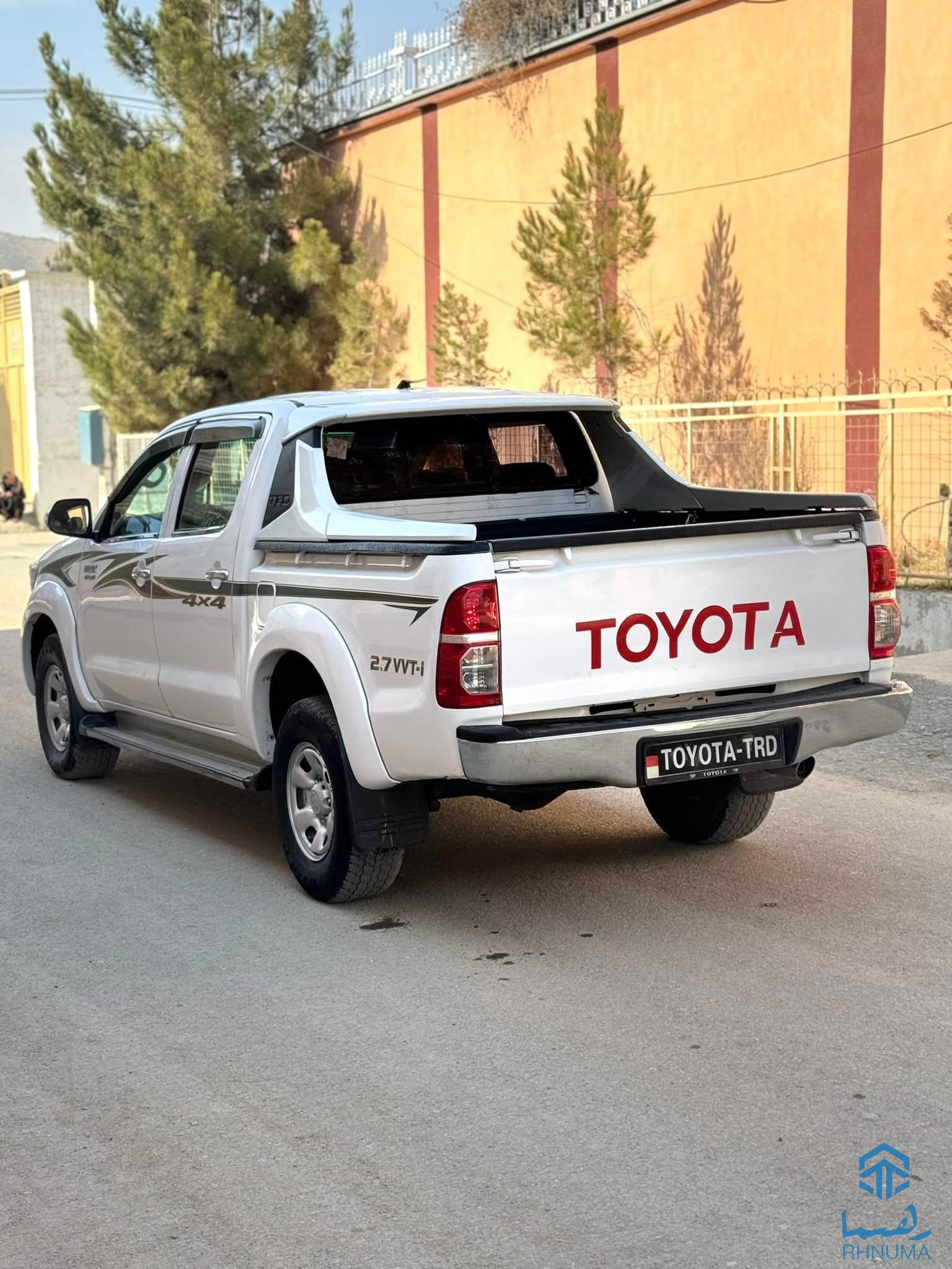 تويوتا هيلوكس 4x4