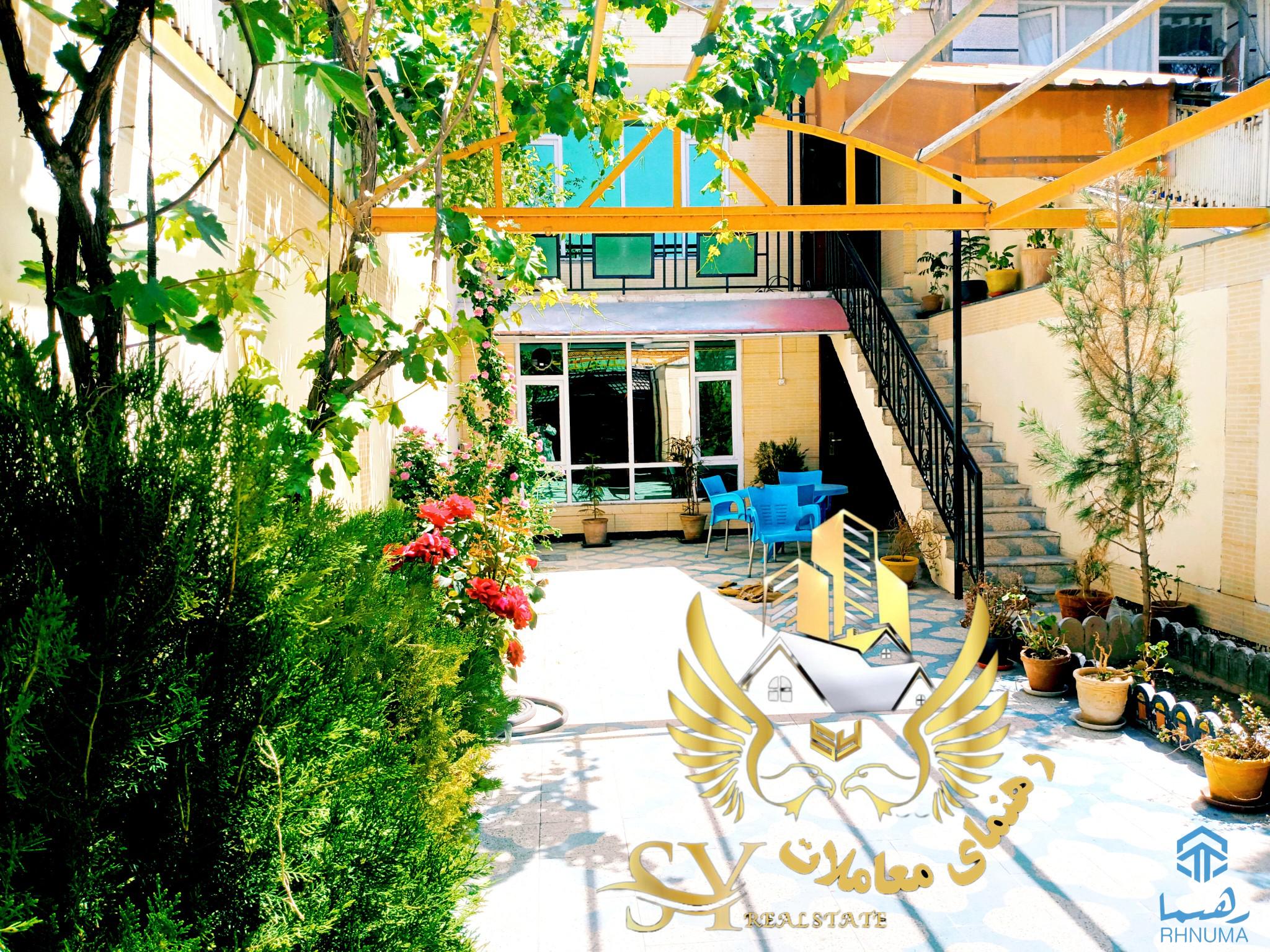 یک در بند حولی فروشی
