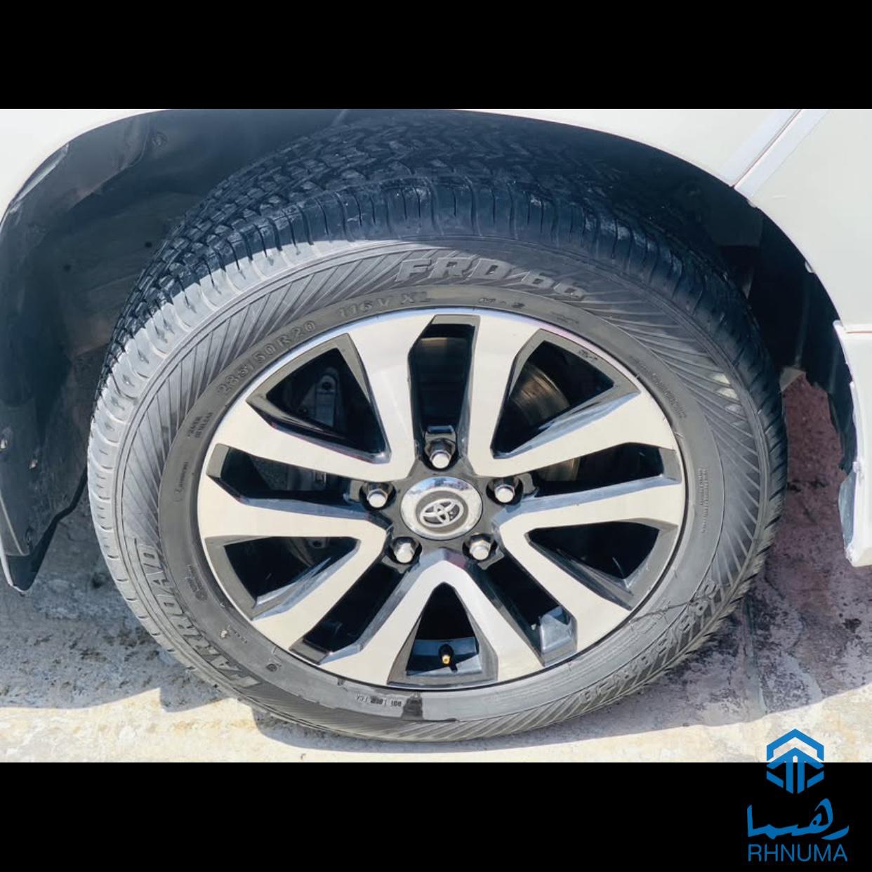 تیویتا لندکروزر VXR خلیجی