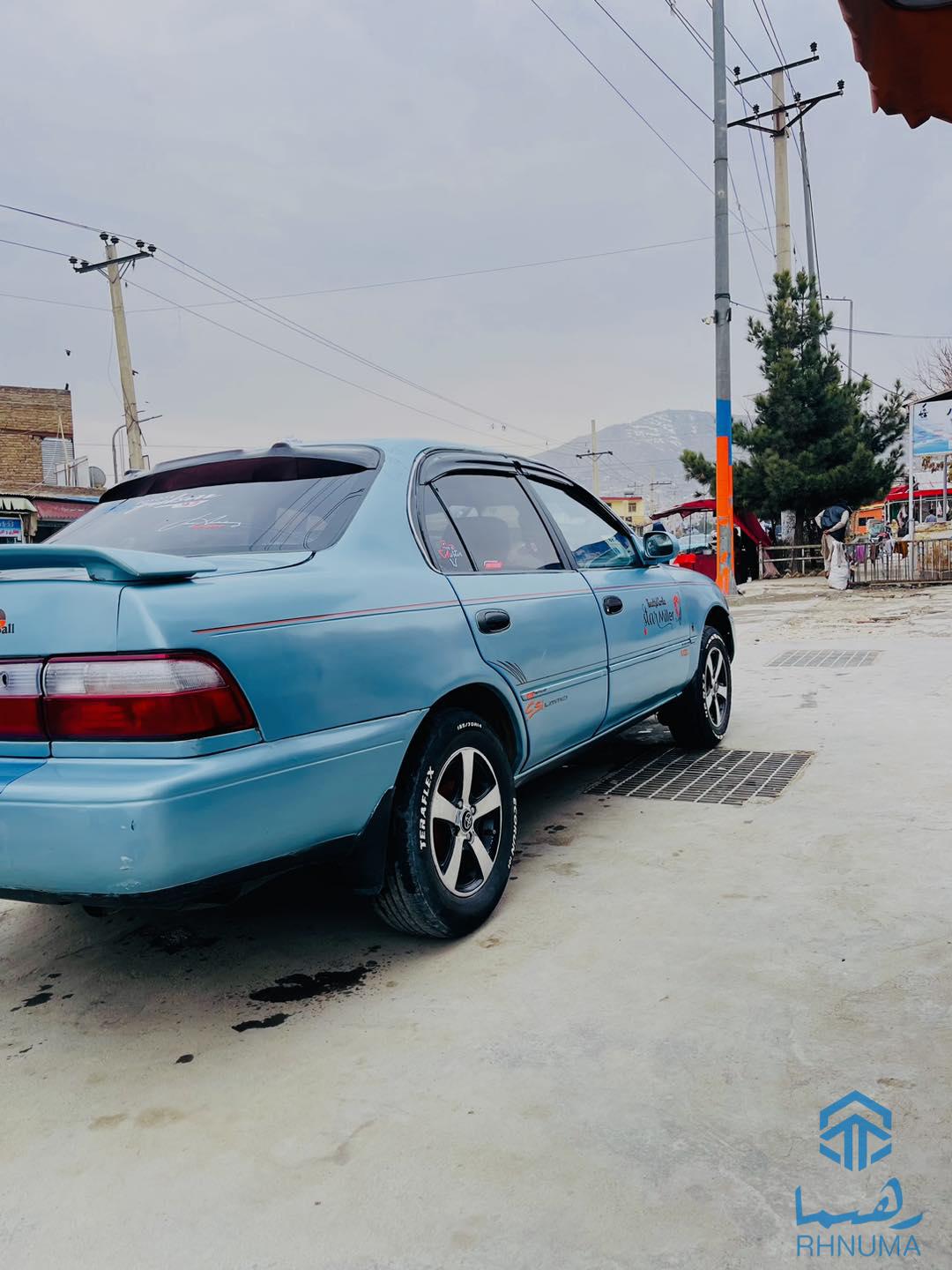 یک عراده کرولا کانادایی