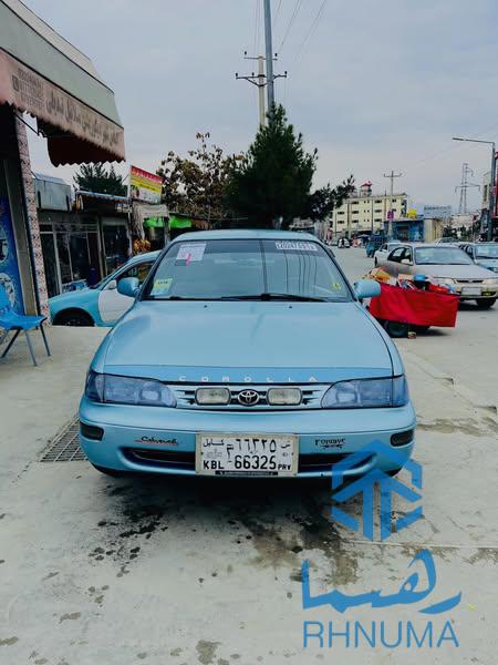 یک عراده کرولا کانادایی