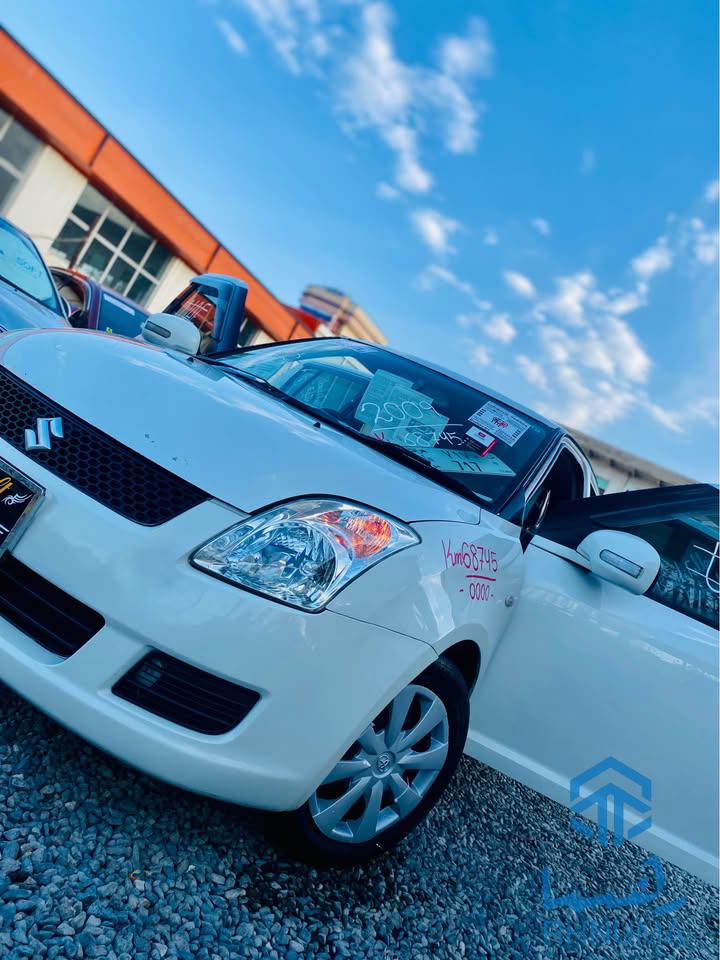 🚗SWIFT .2009.🚗