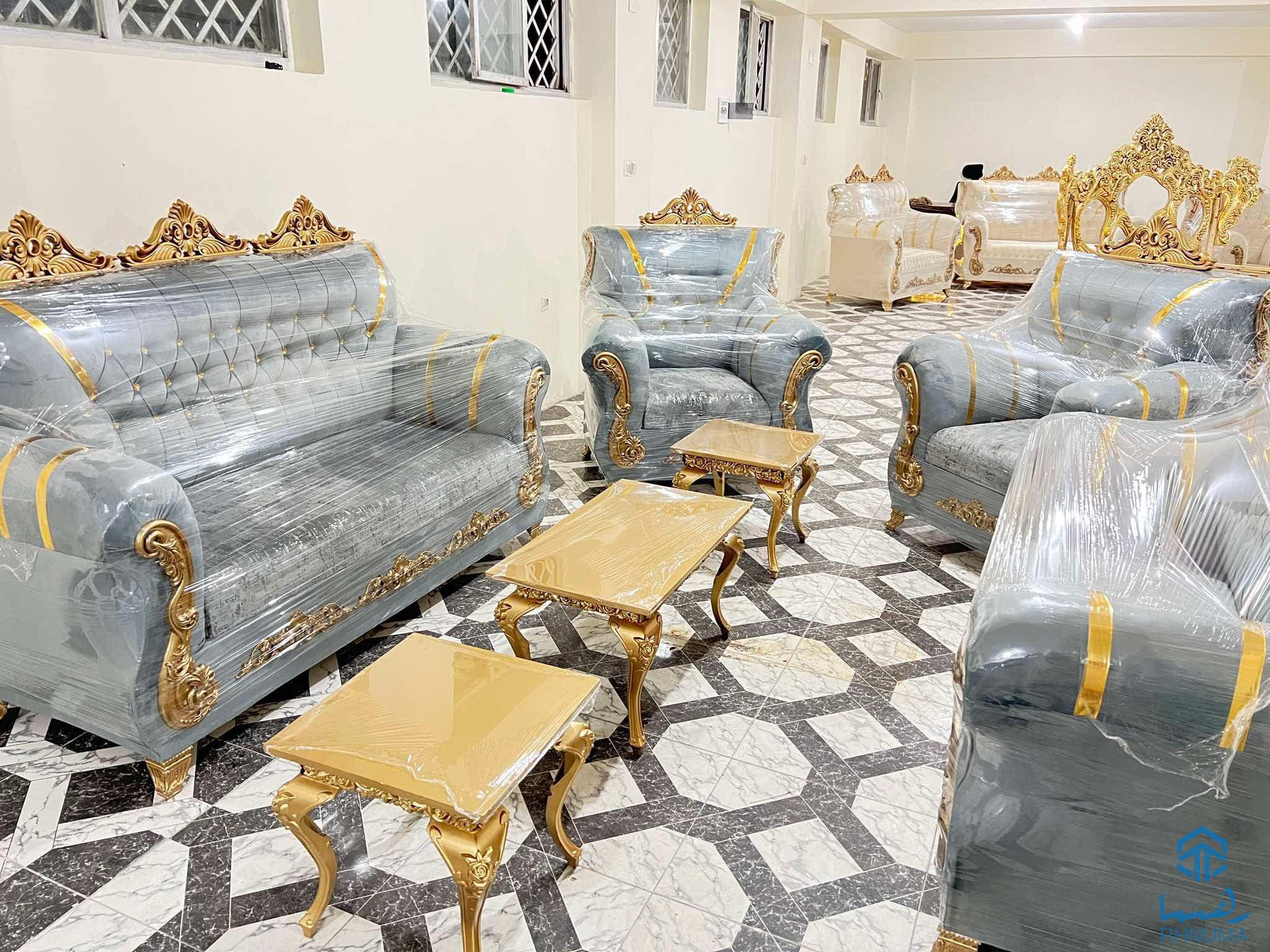 فروش یک سیت کوچ نیمه سلطنتی هفت نفره