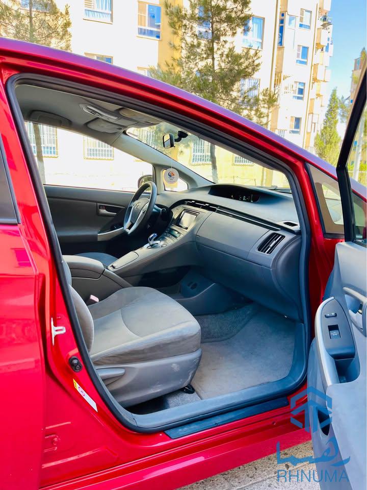 نوعیـــــــت : تیویتا PRIUS HYBIRD