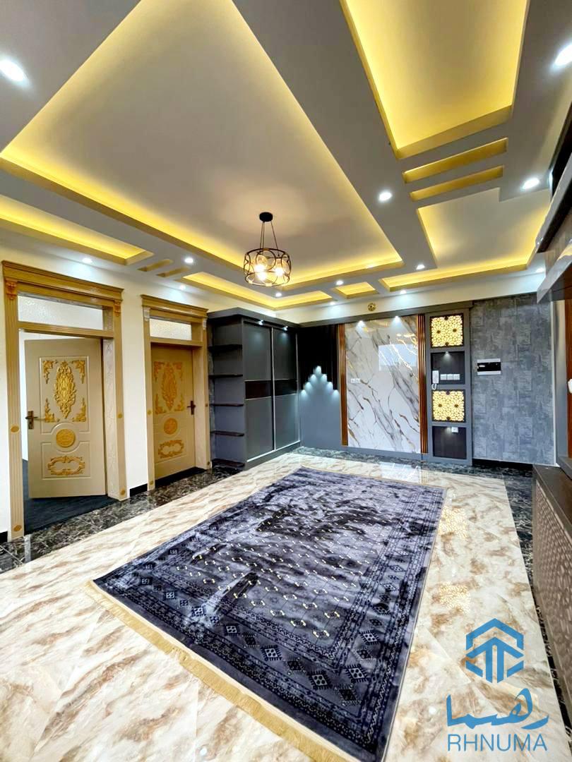 یک باب آپارتمان سه اطاقه مفشن VIP تخت بام دار