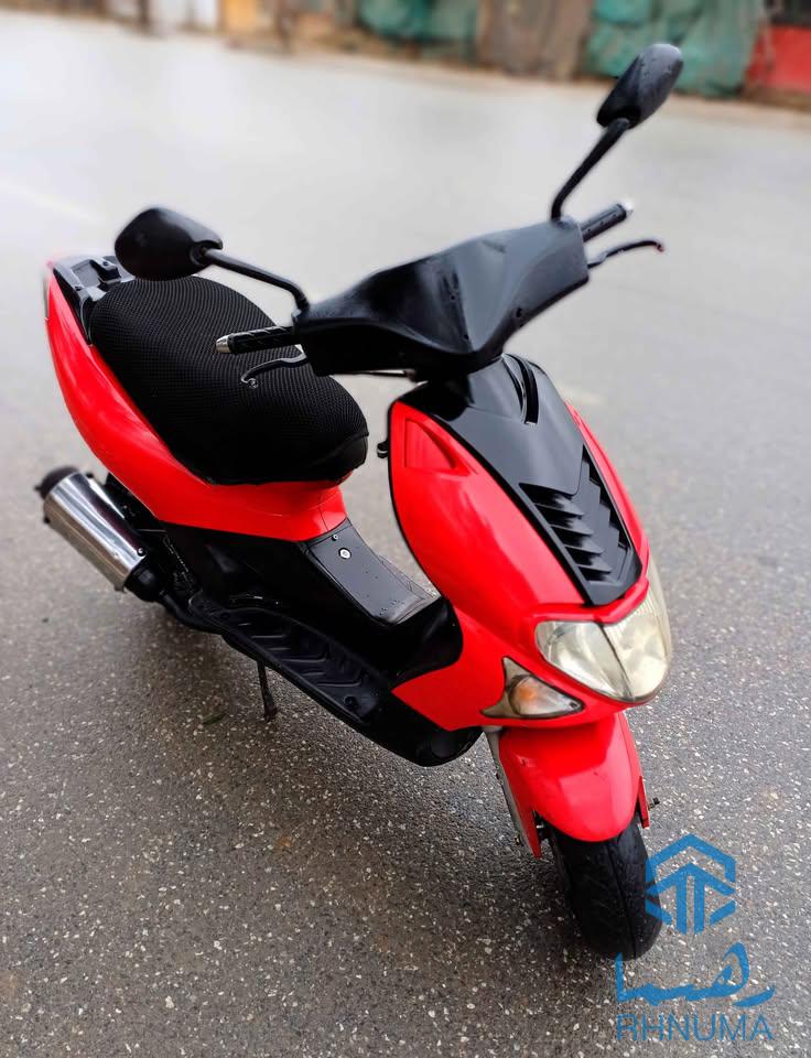 یک عراده موترسایکل KYMCO جاپانی