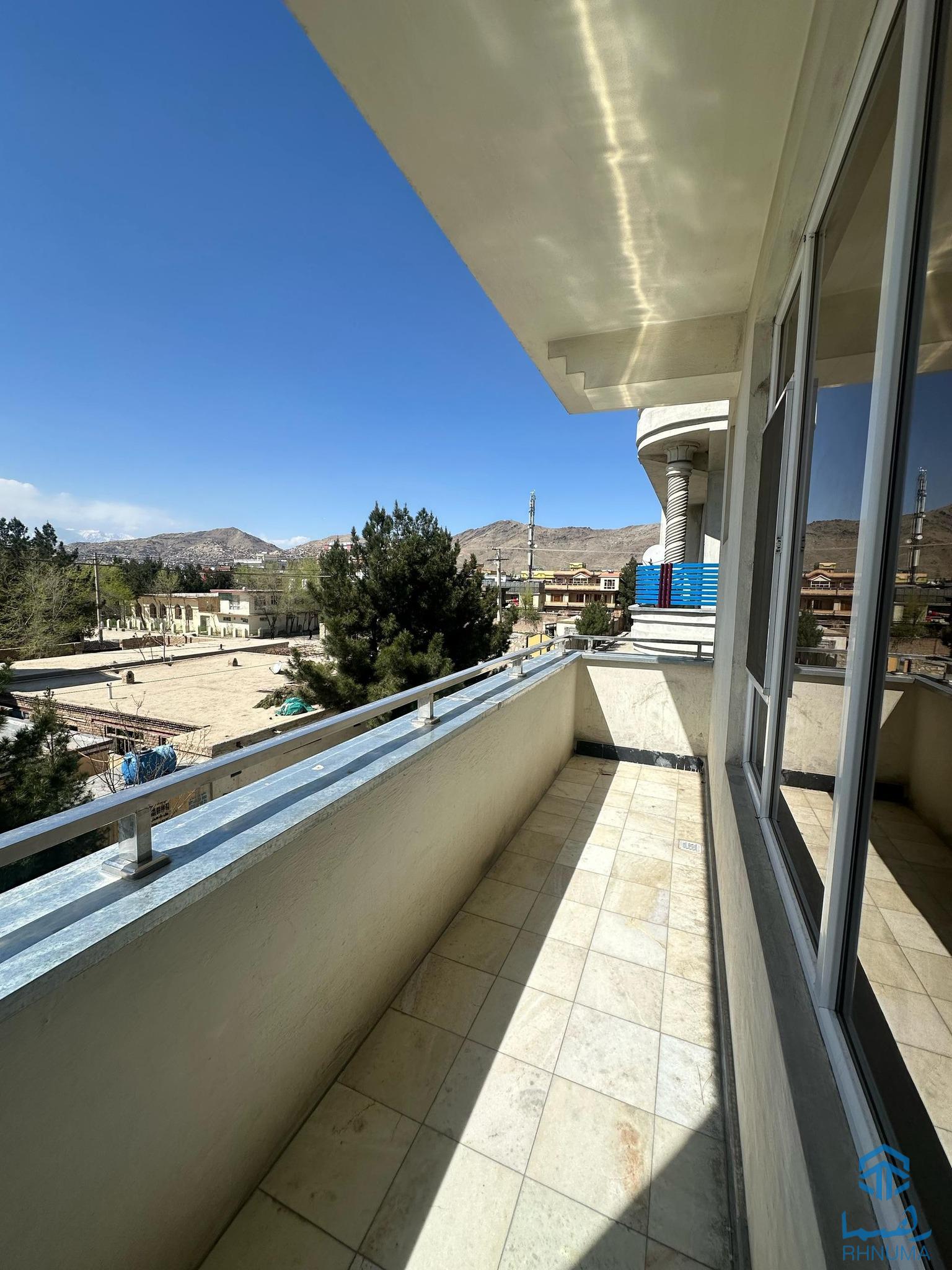 پارتمان کرایی چهار اطاقه واقع میدان هوایی