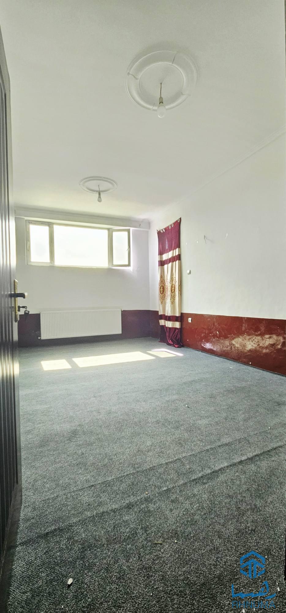 🏡آپارتمان چهاراطاقه (عاجل فروش دست بند ) دربهترین موقعیت شهرکابل👈🏼 سرک هوتل پروان، تیر شده از حمام نمبر دو، سرک مکتب لیسه مریم، سر پارک سبز دولتی