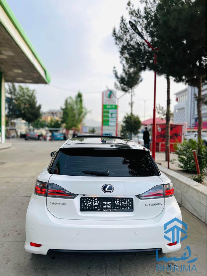 نوع لکسس CT200