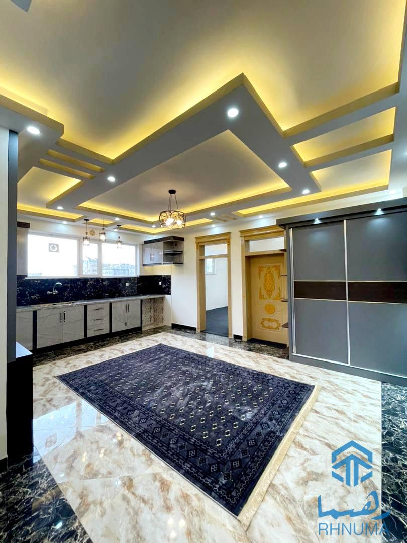 یک باب آپارتمان سه اطاقه مفشن VIP تخت بام دار