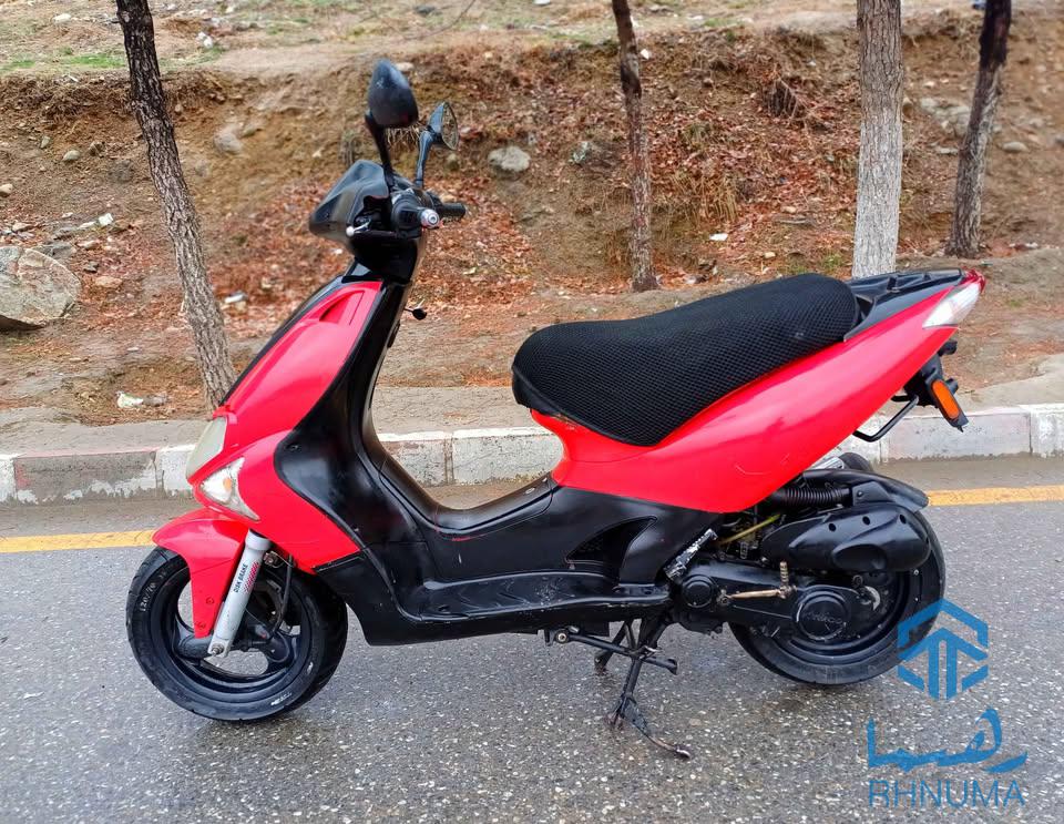 یک عراده موترسایکل KYMCO جاپانی