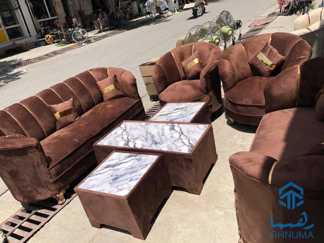 یک سیت کوچ هفت نفره