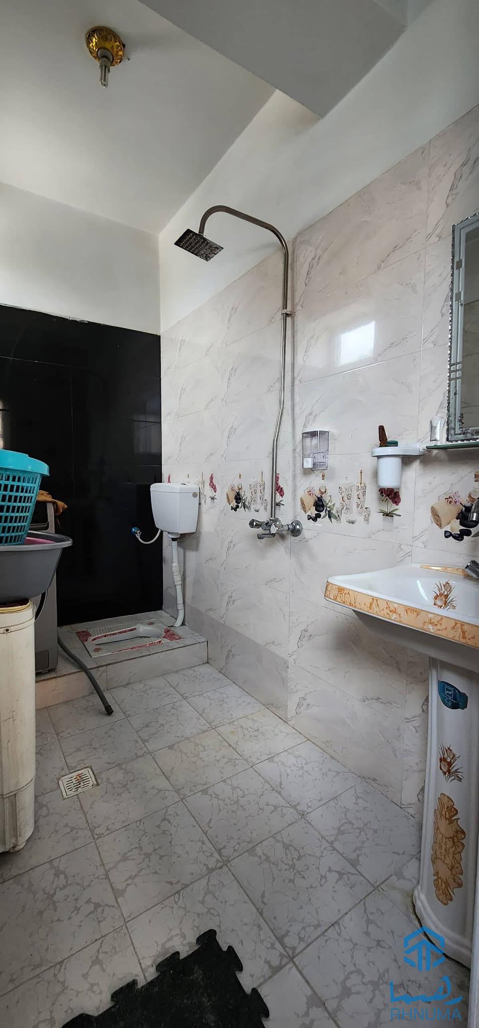 تعمیر فروشی سه منزله