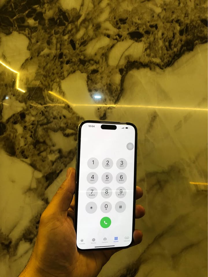 ١٤ پرو مكس اسكرين خط دار