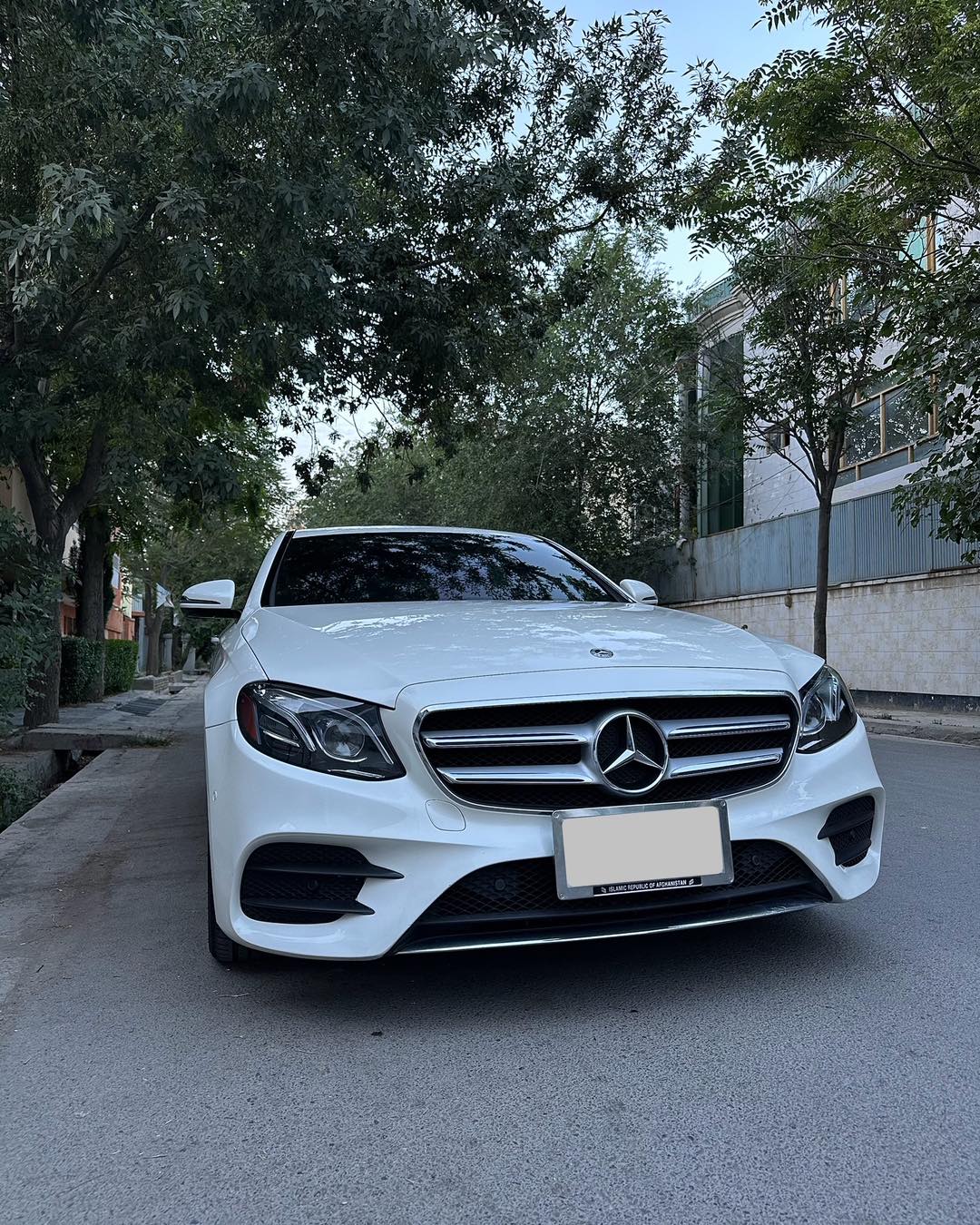 نوعیت: Mercedes Benz E300 4MATIC