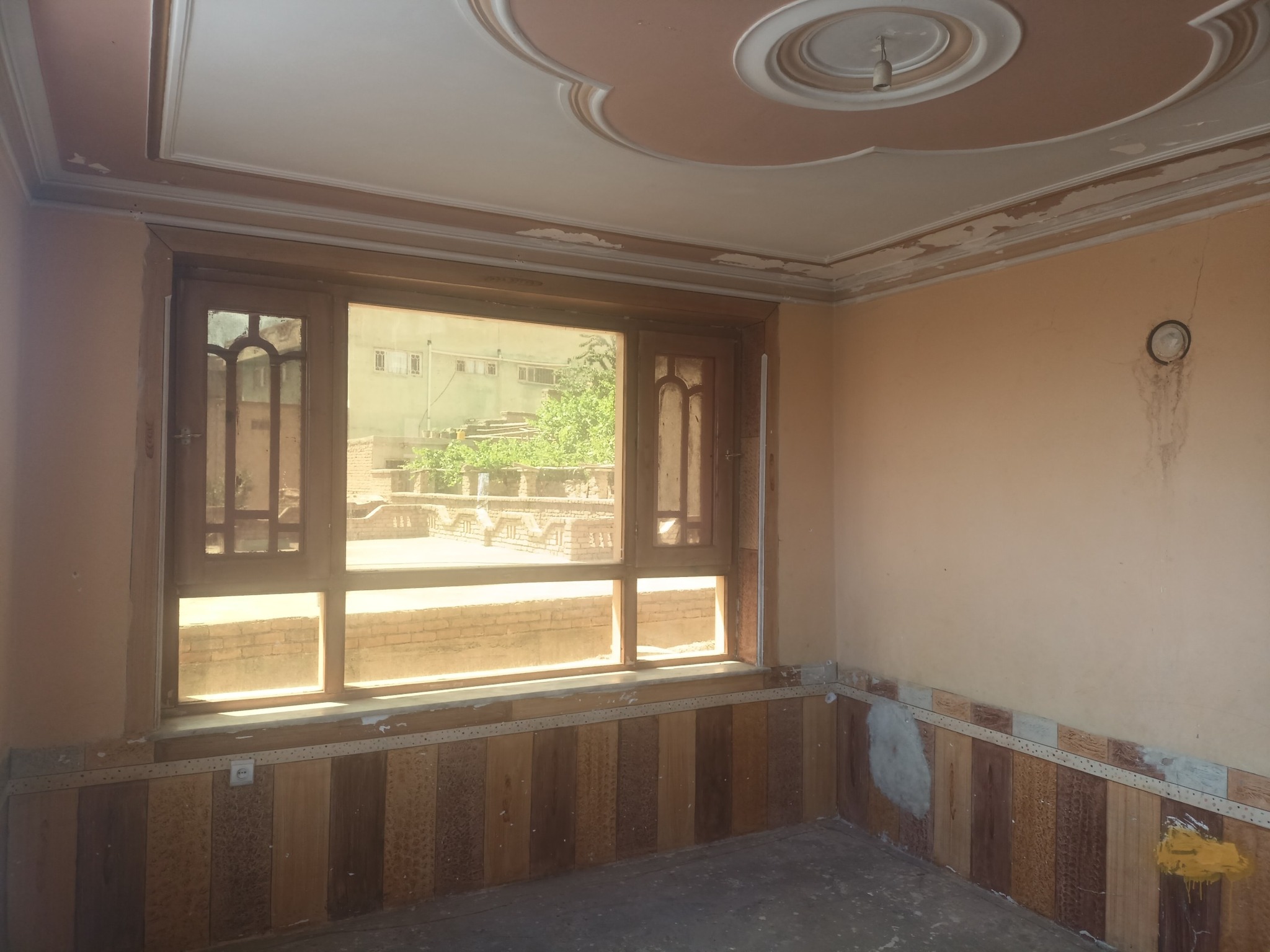 اپارتمان کرائی چهار اتاقه تخت بام