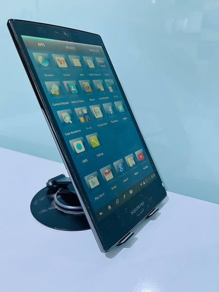 تبلت AQUOS PAD