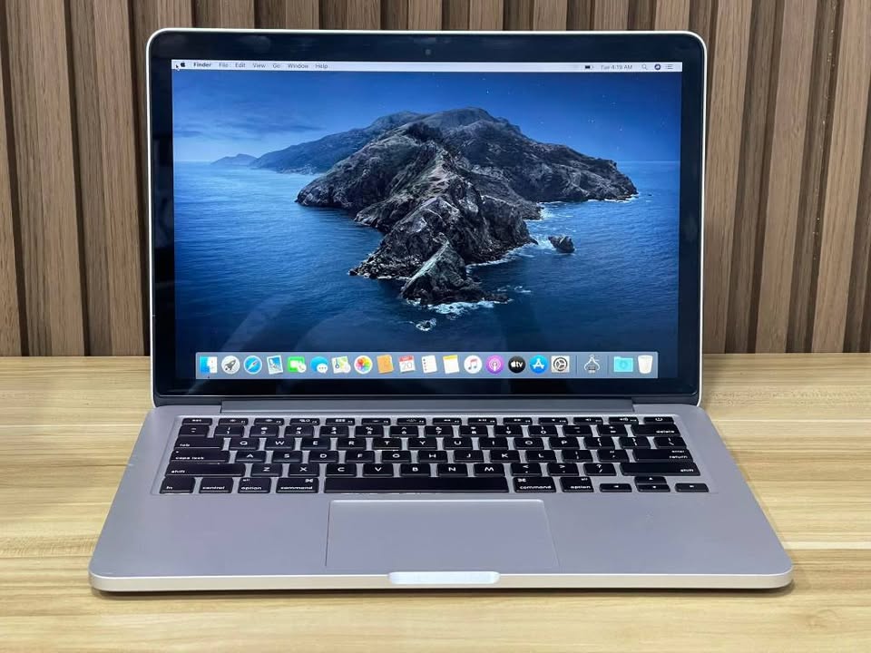 فروش فوری عاجل یک عدد لبتاپ MacBook Pro 2015