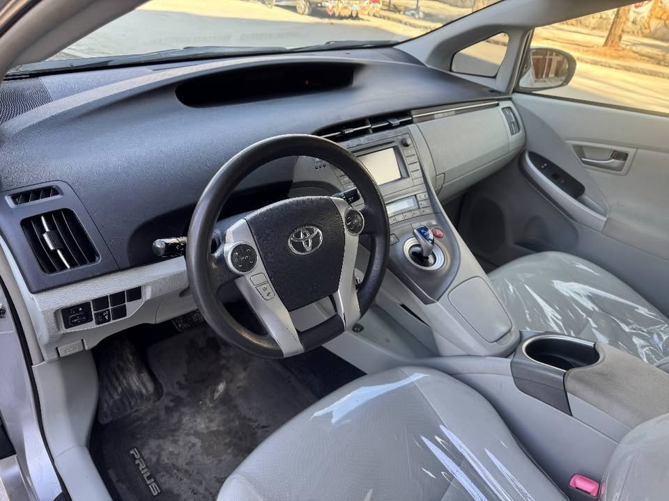 🔸️ نوعیت:  Toyota PRIUS پریوس برقی