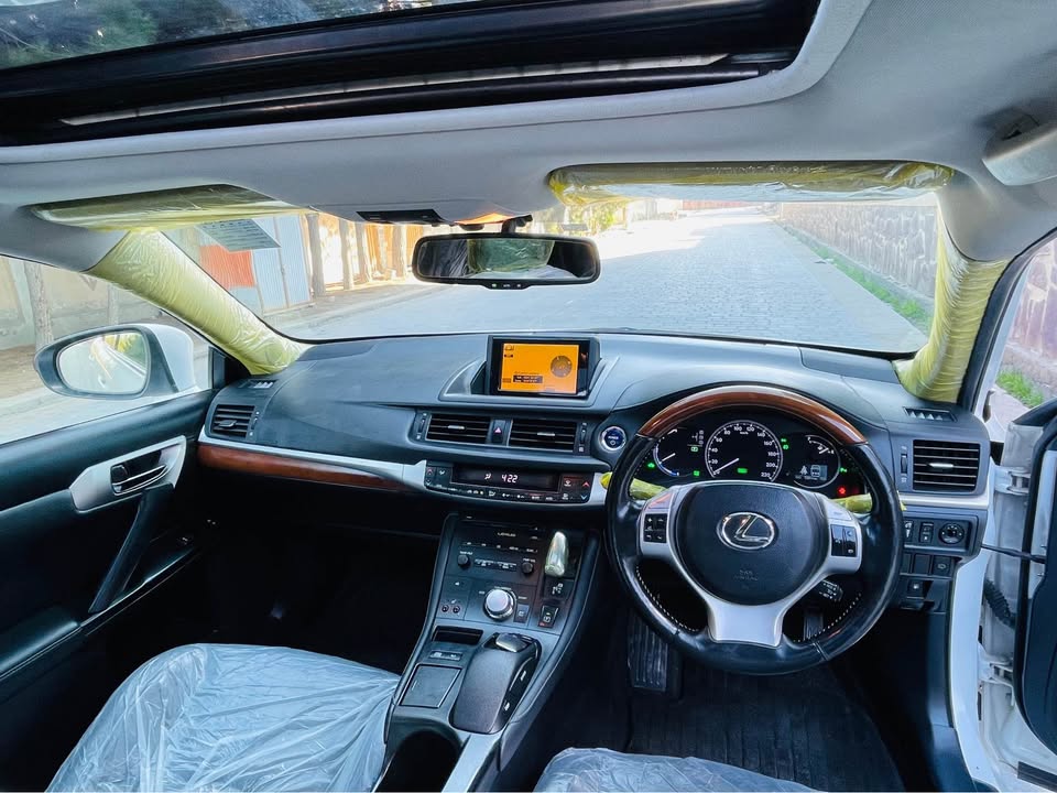 نوع لکسس CT200