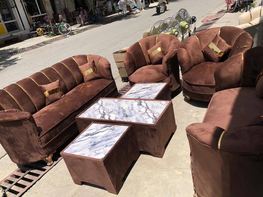 یک سیت کوچ هفت نفره