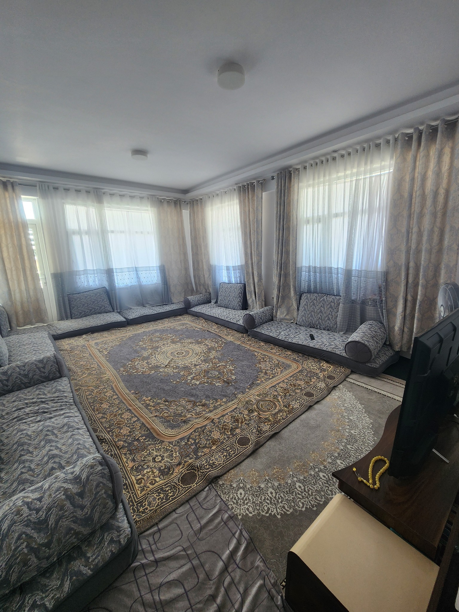 گرویی سه اطاقه