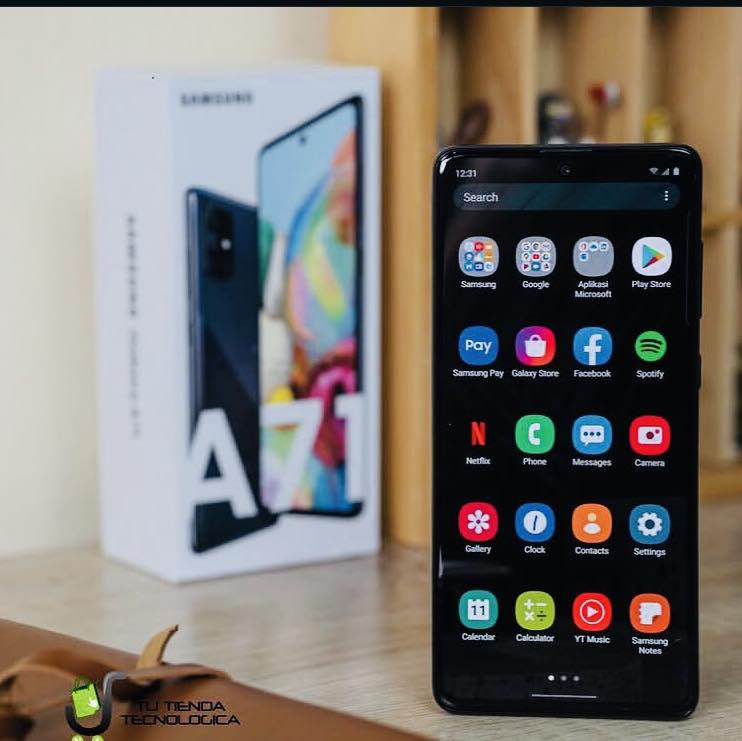 مبایل عالی سامسنگ با داشتن صفحه LED