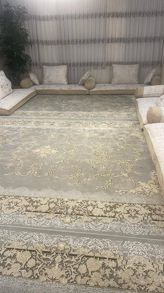 سه عدد قالین نخی گل