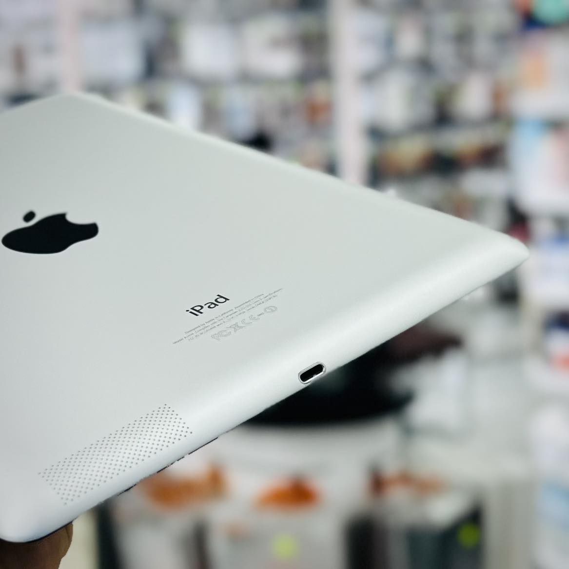 📱 iPad 4 – ساده، کارا و هنوز هم به درد بخور!