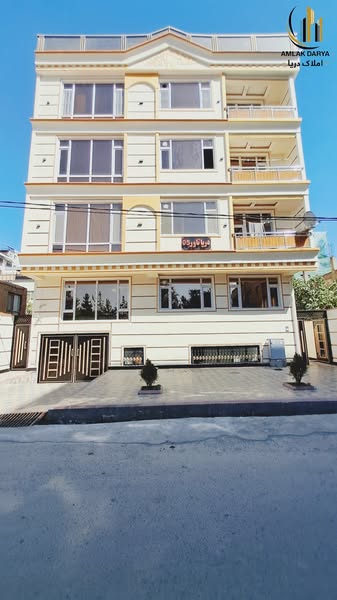 پارتمان  فروشی سه اطاقه حویلی دار