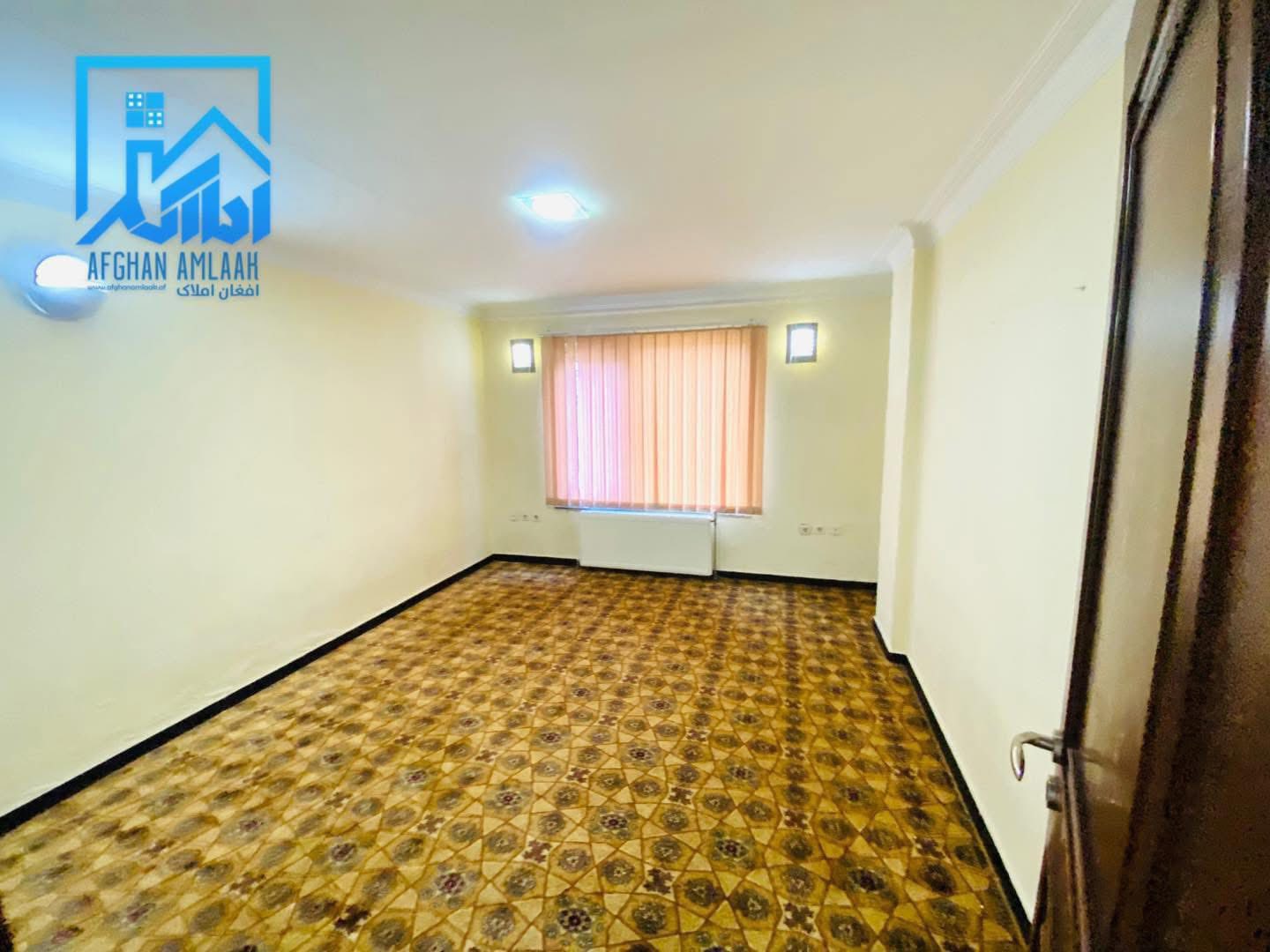 يك  باب آپارتمان زیبا و مفشن با داشتن اطاق