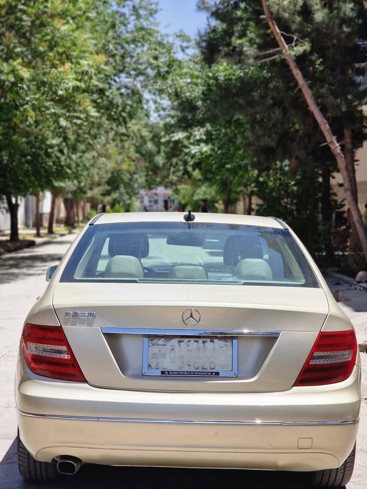 بنز جرمنی مودل ۲۰۱۲ چارسلندره پطرول
