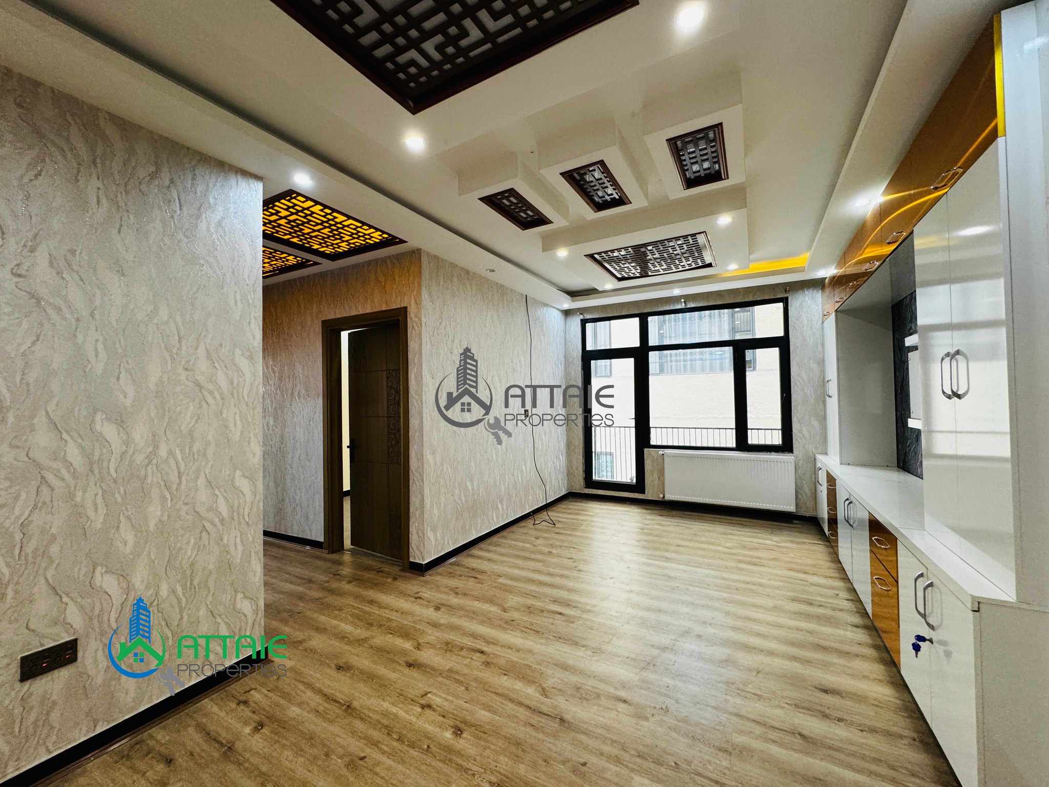 آپارتمان فروشی چهار اطاقه آفتاب رخ