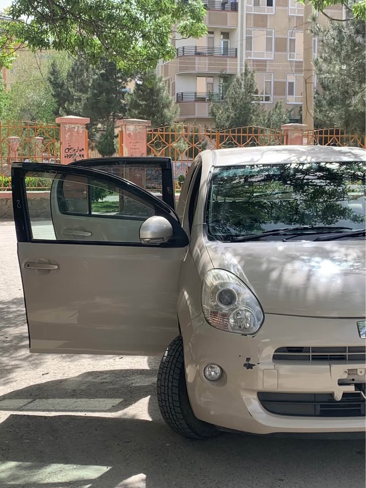 یک عراده موتر پاسو کانتینری جاپانی ویش کات