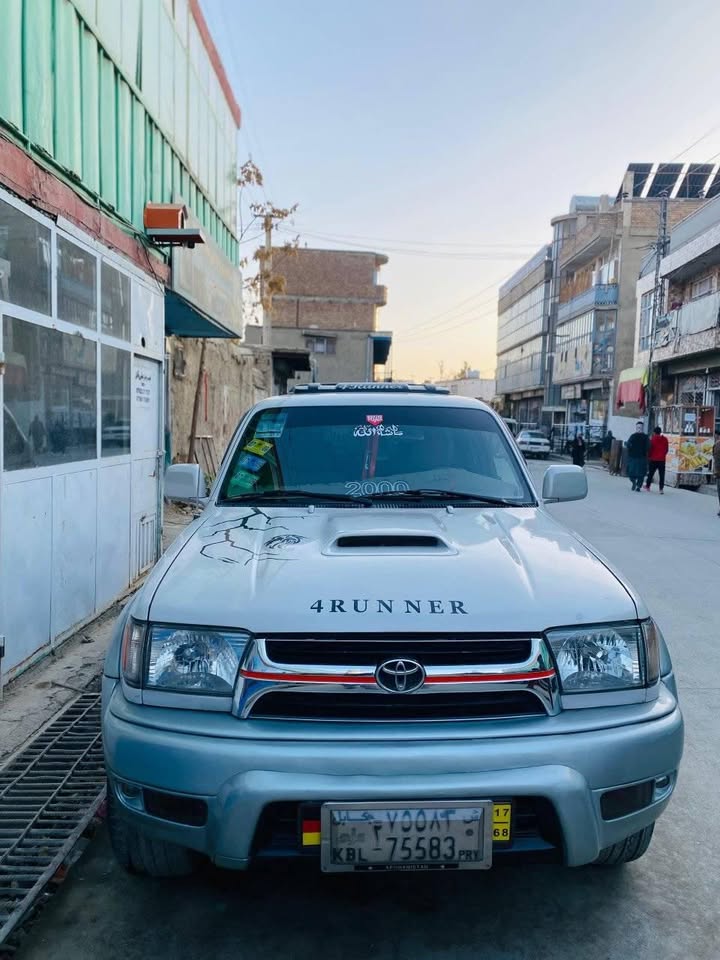 یک عراده تویتا فرونر