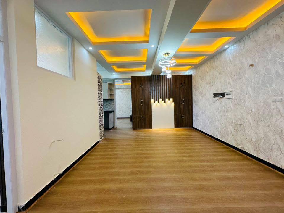 یک باب پارتمان فروشی سه اطاقه واقع سرک پنجم پروژه تایمنی پشت سر پوهنتون غالب کابل افغانستان