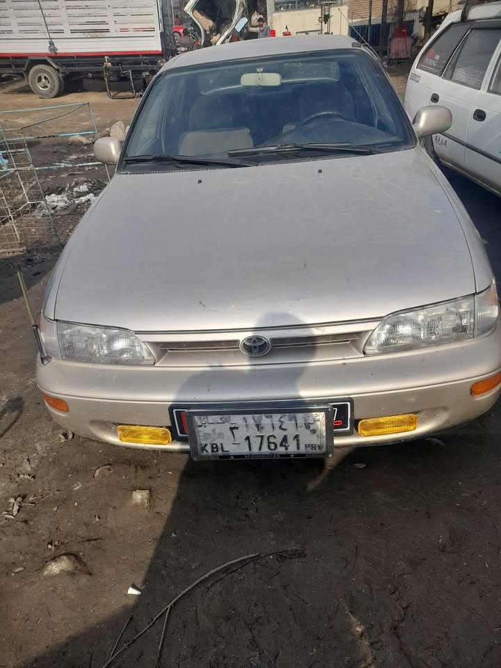 فروش عاجل یک عراده موتر کرولا کانادایی